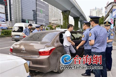 厦门黑车牌_厦门市处罚黑车标准_厦门交通执法抓黑车
