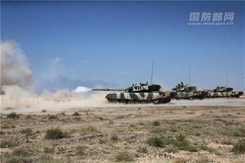 坦克兵团_经典坦90克大战手机版游戏_廖耀湘兵团和李弥兵团