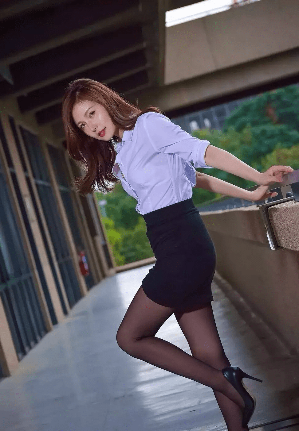 艹黑丝美女_国产黑丝美女_美女黑丝