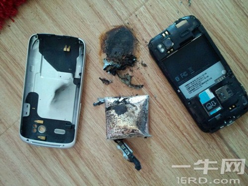 手机玩游戏爆炸视频_视频爆炸打手机游戏会被抓吗_打游戏手机会爆炸吗视频