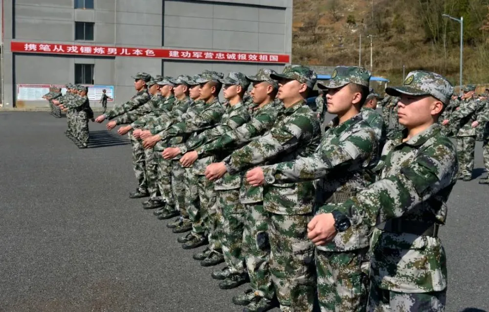 当兵能用手机玩游戏吗_当兵多久能有手机玩游戏_能当兵玩手机游戏有哪些