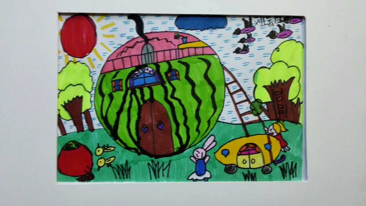 沉迷画图_沉迷手机游戏的儿童画画_沉迷画画表情包