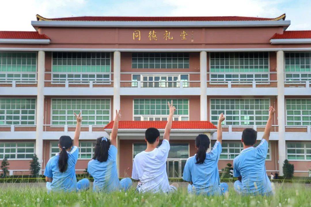 台下人走过不见旧颜色_台人走过不见旧颜色_台下人走过旧颜色的歌