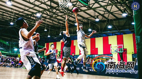 NBA手机游戏2V2：真实篮球场上的紧张对抗与团队合作乐趣
