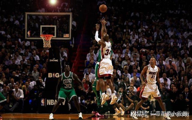 nba单机游戏手机版免费-篮球狂热者的必玩！手机版NBA单机