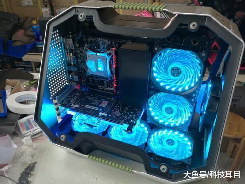 打游戏适合用啥手机电脑-玩游戏必备，这两款神器让你爱不释手