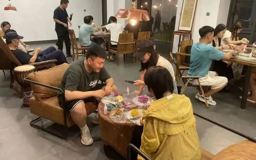 不拿手机的野外团建游戏_野外团建小游戏_团建游戏室外