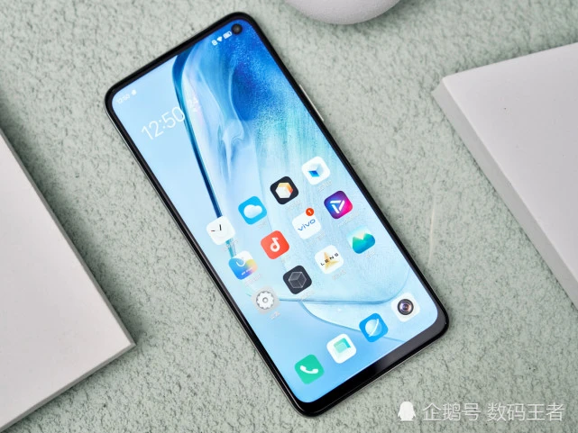 爱酷都是游戏手机吗_爱酷手机游戏是什么版本_爱酷手机玩游戏怎么样