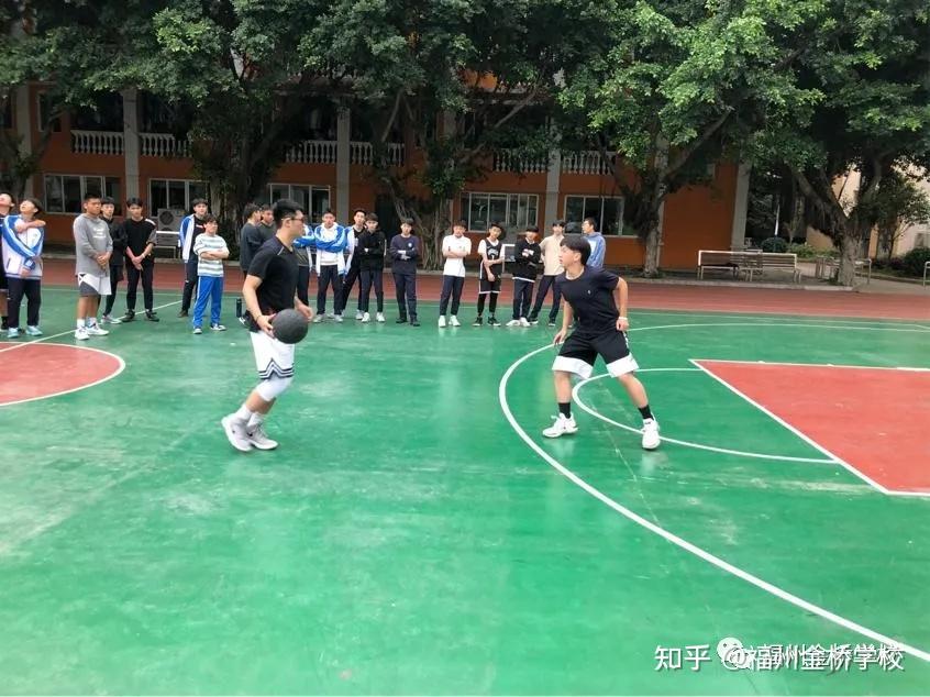 孢子游戏中文版手机游戏_nba中文版2k手机游戏_nba2k中文版手机版
