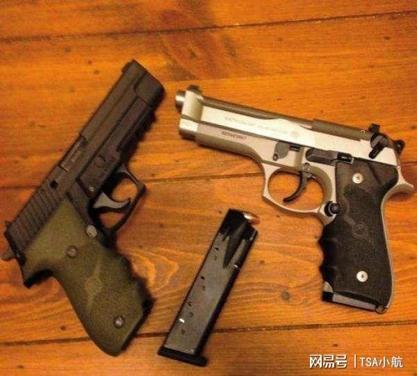 不用触碰手机的游戏手枪_手机开枪游戏_用枪的手游