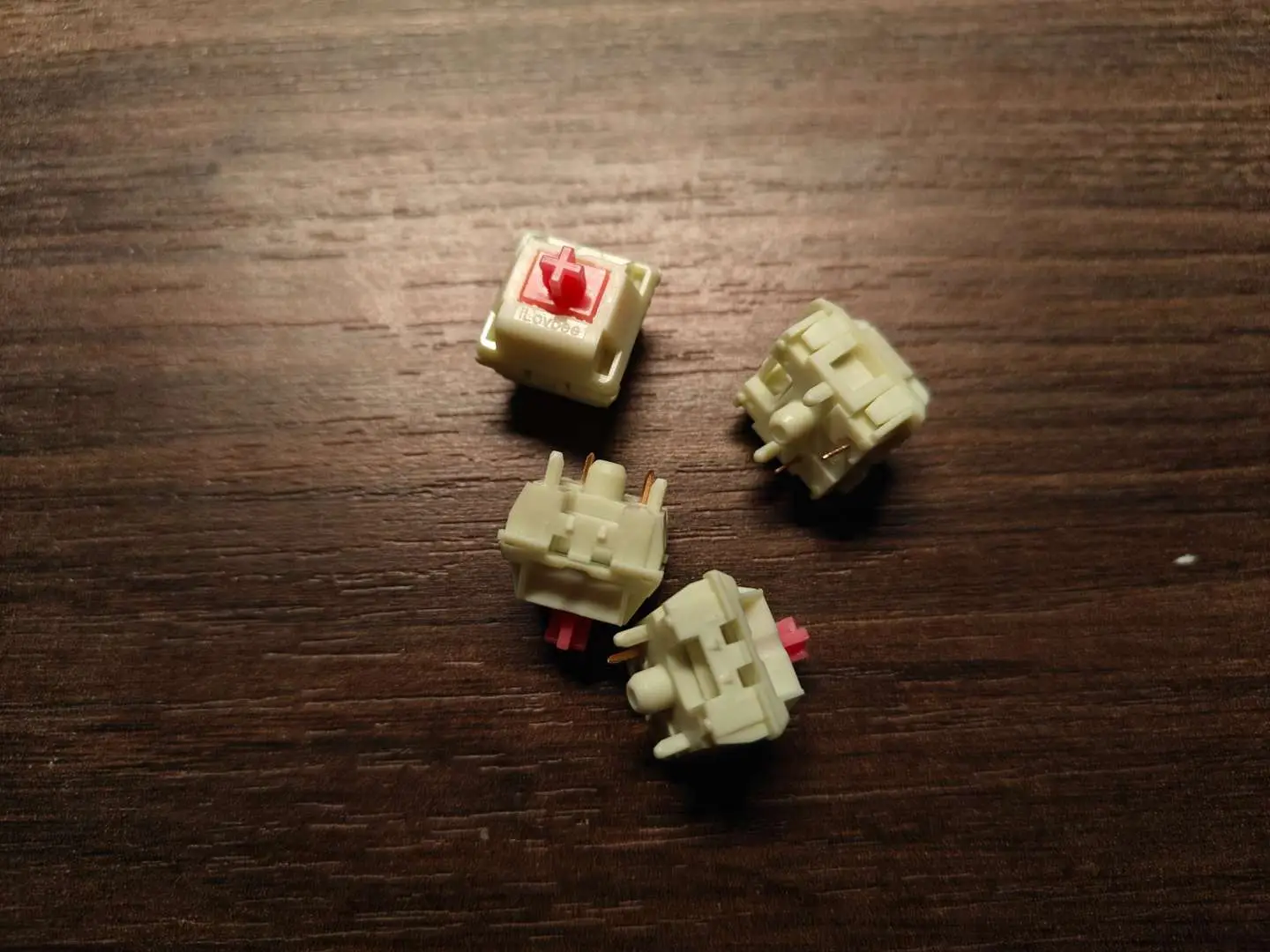 键盘按键灯坏了怎么修_艾石头键盘灯按键开关_键盘按键灯按键开关