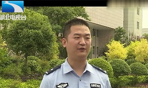 28万分的手机能玩游戏吗-手机 28 万分却卡成幻灯片，流畅