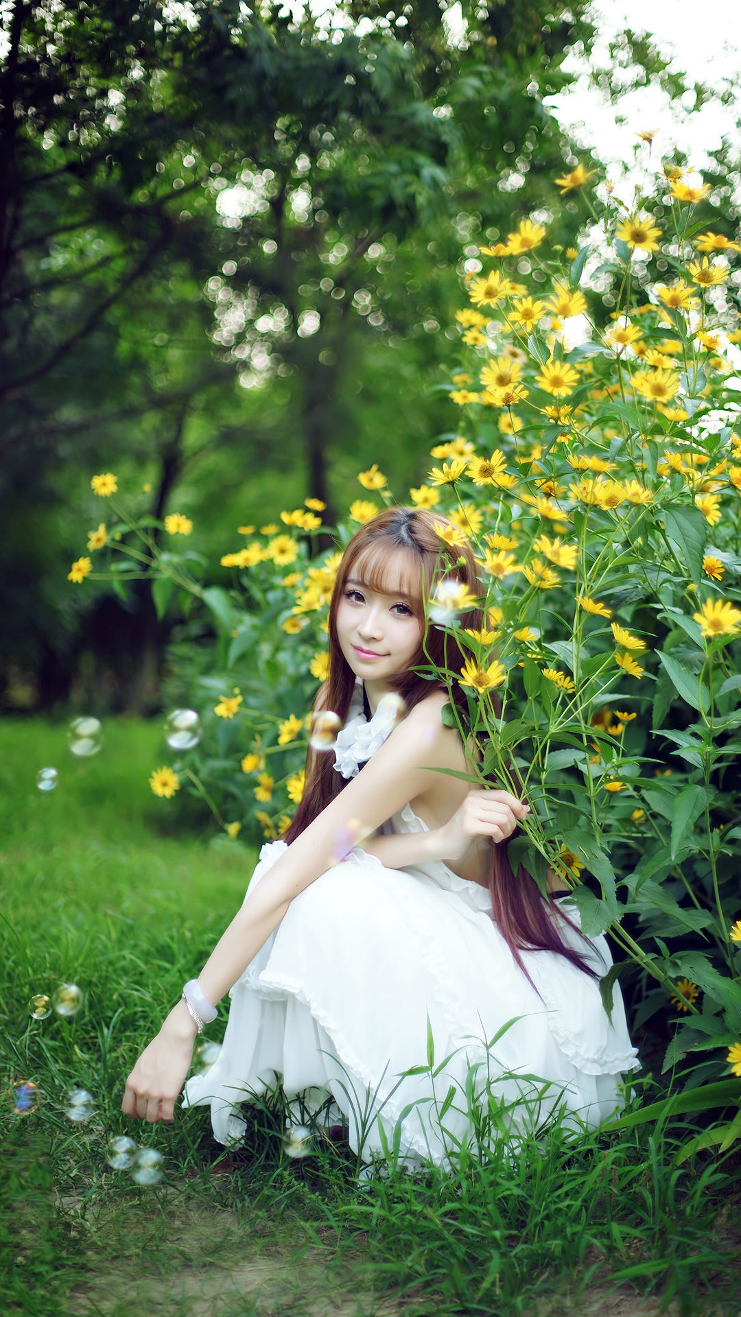 摆弄美女游戏手机_美女游戏手机都有哪些_美女摆弄手机游戏软件