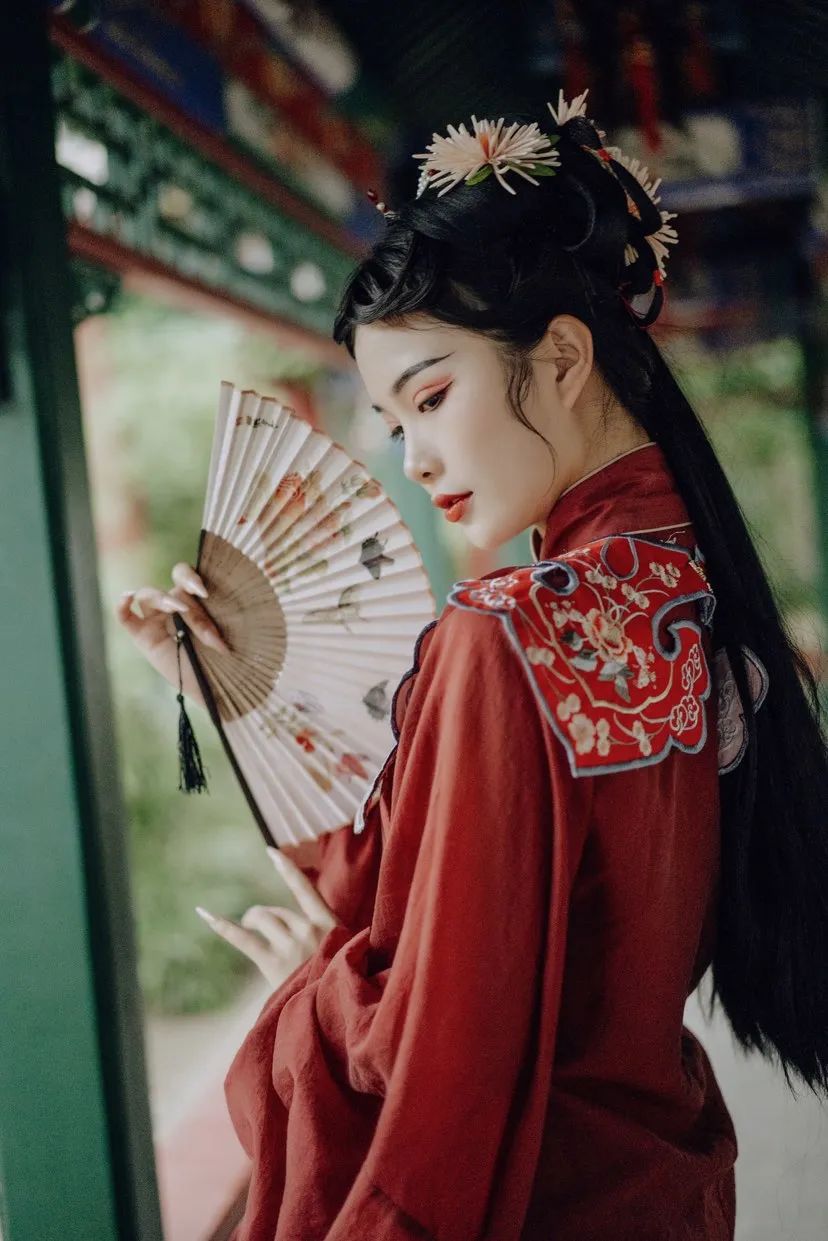 宫廷拍照手机游戏叫什么_宫廷游戏手机拍照_宫廷照片是怎么拍的
